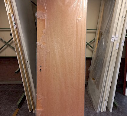 Deur 204 Berkvens 231,5x73 Rechtsdraaiend Houtfineer