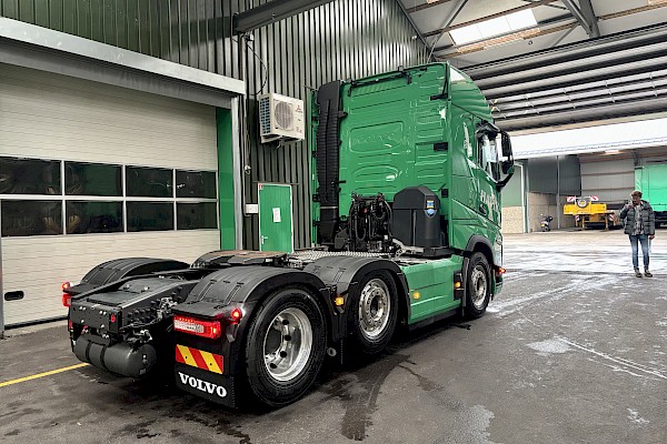 Havik neemt nieuwe Volvo FH540 in ontvangst.